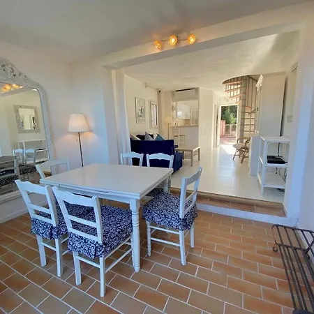 La Maison Soleil Overlooking The Bay Of St Tropez Cogolin