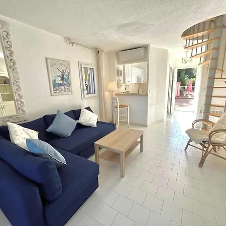 La Maison Soleil Overlooking The Bay Of St Tropez *